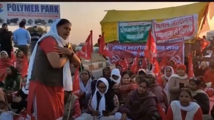 पीएम के मरने की दुआ करती महिला 'प्रदर्शनकारी'