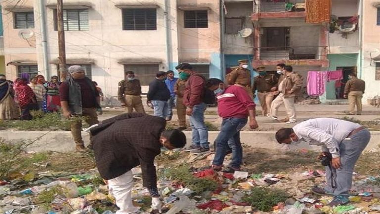कानपुर: खाली प्लॉट से मिले 4 नरमुंड, पुलिस ने कहा- पुरानी हैं खोपड़ी, कहीं से लाकर यहाँ रखा गया