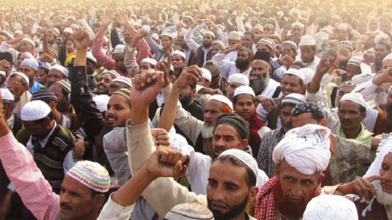 वाकई मुसलमान भारत में अल्पसंख्यक हैं, अलग-थलग हैं?