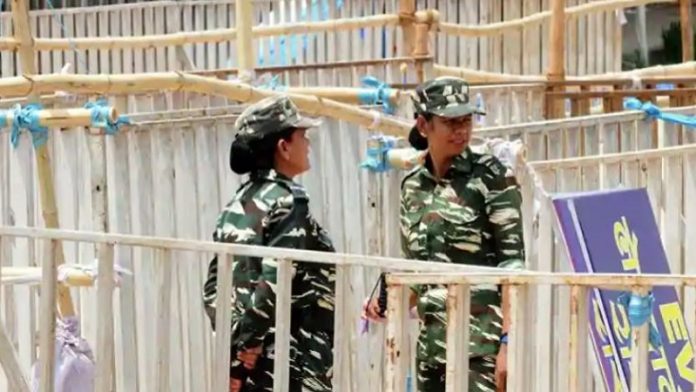 महिला पुलिसकर्मी