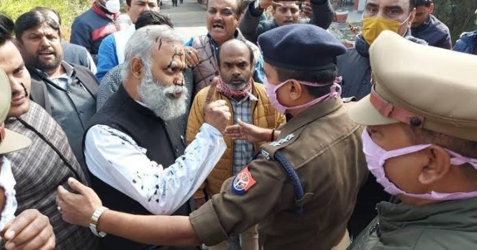 सोमनाथ भारती, एम्स मारपीट, दोषी
