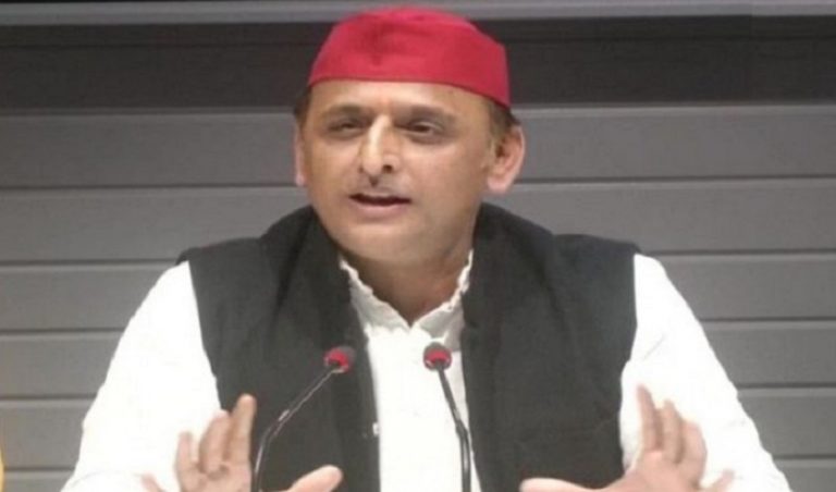 अखिलेश यादव बोले- BJP की कोरोना वैक्सीन नहीं लगवाऊँगा, लोगों ने कहा- फतवे का पालन कर रहे अध्यक्ष जी