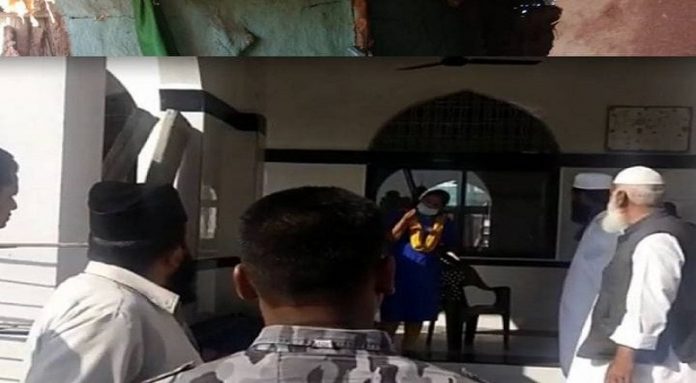 मदरसे में कार्रवाई करने पहुंचीं महिला तहसीलदार पूनम तोमर।