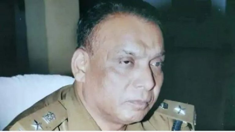 भ्रष्टाचार पर सख्त योगी सरकार: UP पुलिस के ही भगोड़े IPS ऑफिसर की संपत्ति होगी कुर्क, बज चुकी है डुगडुगी