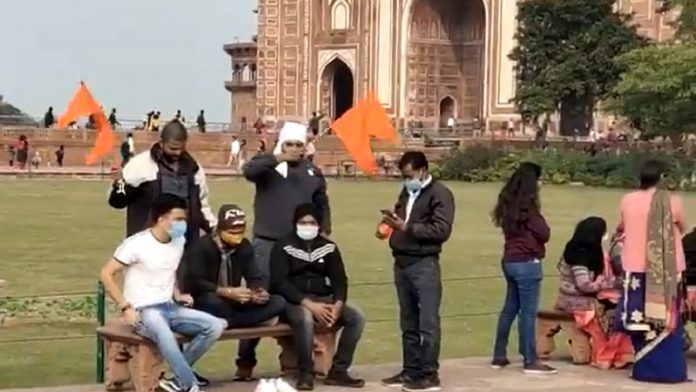 ताजमहल, भगवा झंडे, इस्लामी