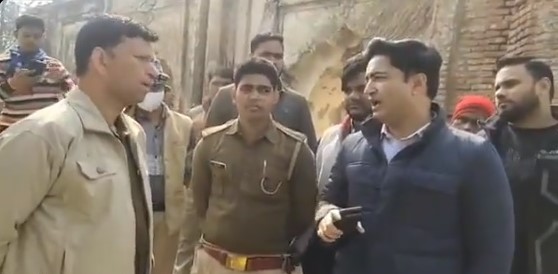 भाजपा विधायक ने रुकवाया अवैध मस्जिद का निर्माण कार्य