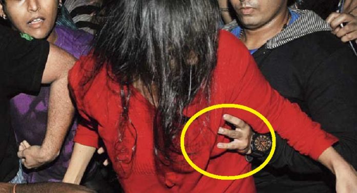लड़की स्तन बॉम्बे HC जज