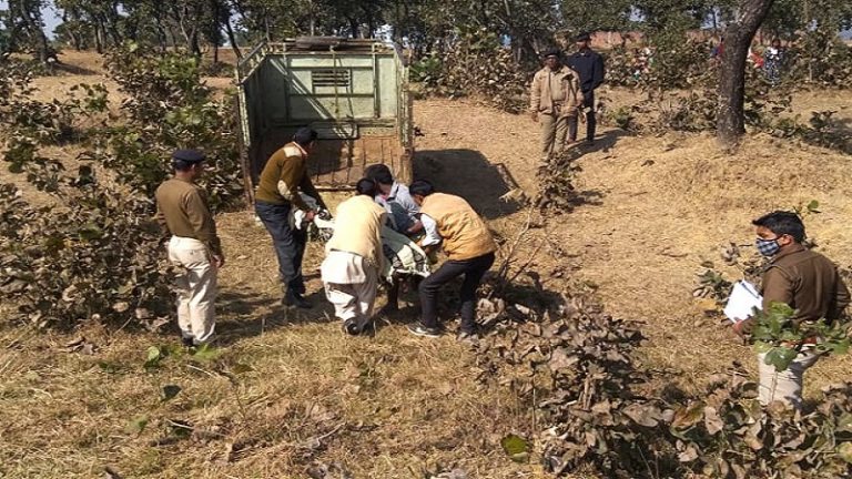 सिर गायब-गुप्तांग भी काटा: युवती की नग्न लाश से हड़कंप, आक्रोशित लोगों ने CM हेमंत सोरेन के काफिले को रोका