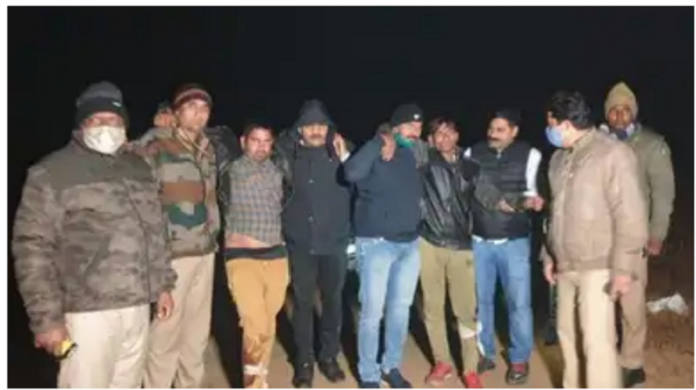 कसाई, दादरी, पुलिस
