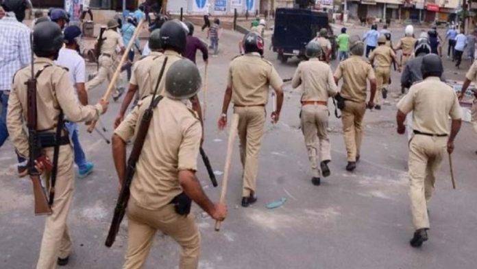 UP पुलिस पर हमला
