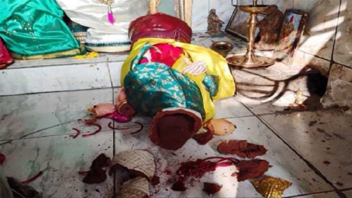 देवी सीता की मूर्ति से बर्बरता