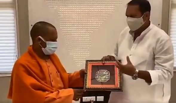 योगी आदित्यनाथ