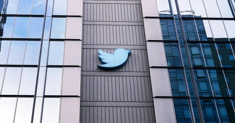 ट्विटर को 1.14 बिलियन डॉलर का घाटा, पक्षपाती सेंसरशिप को लेकर है विवादों में