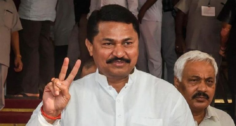 महाराष्ट्र कॉन्ग्रेस प्रमुख की अमिताभ, अक्षय को धमकी, कहा- ‘पेट्रोल-डीज़ल पर नहीं बोले तो नहीं होंगे देंगे फिल्मों की शूटिंग’