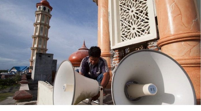 मौलवी मस्जिद माइक