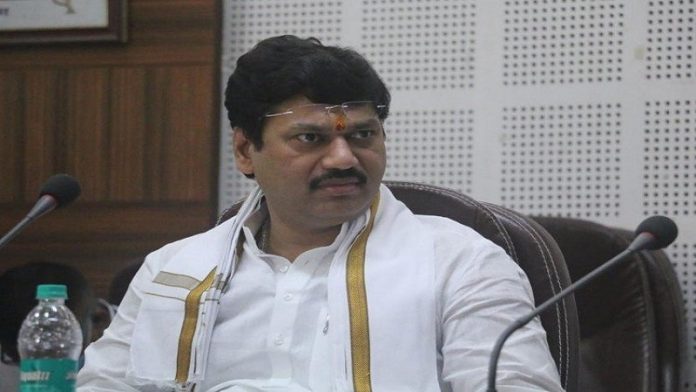 एनसीपी नेता धनंजय मुंडे