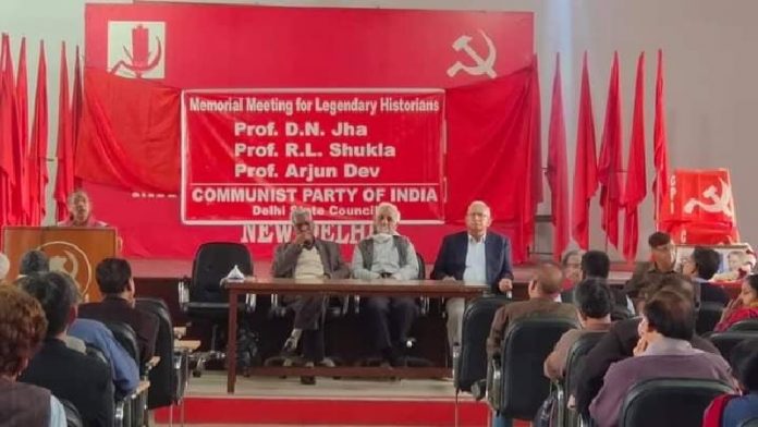 DN झा, CPI सदस्य