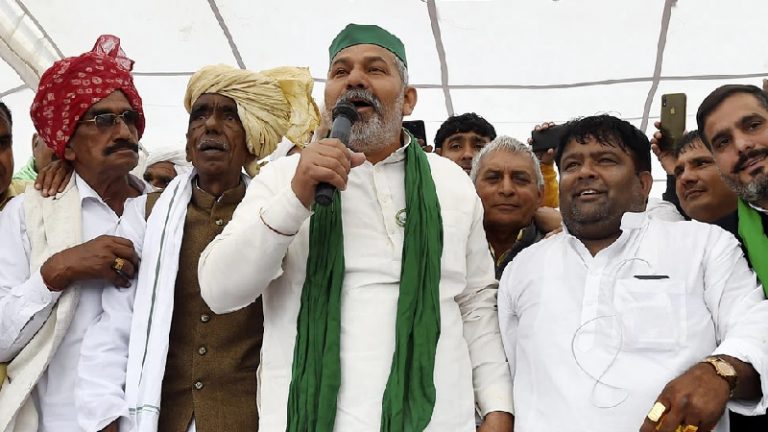 ‘कान खोल कर सुन ले दिल्ली, 40 लाख ट्रैक्टरों के साथ संसद घेरेंगे, इंडिया गेट पर फसल उगाएँगे’: राकेश टिकैत की धमकी