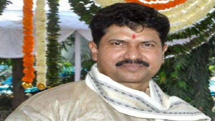 सांसद मोहन डेलकर