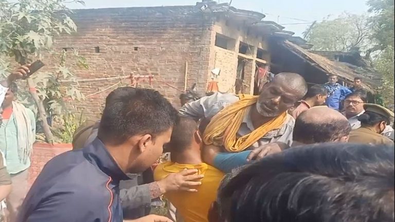 पीड़िता के पिता को उठा कर ले जाने वाले वीडियो की उन्नाव पुलिस ने बताई सच्चाई, कहा- भ्रामक खबरें फैलाने पर होगी कार्रवाई