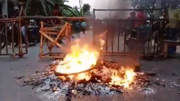 TMC दफ्तर, अराबुल इस्लाम, टिकट