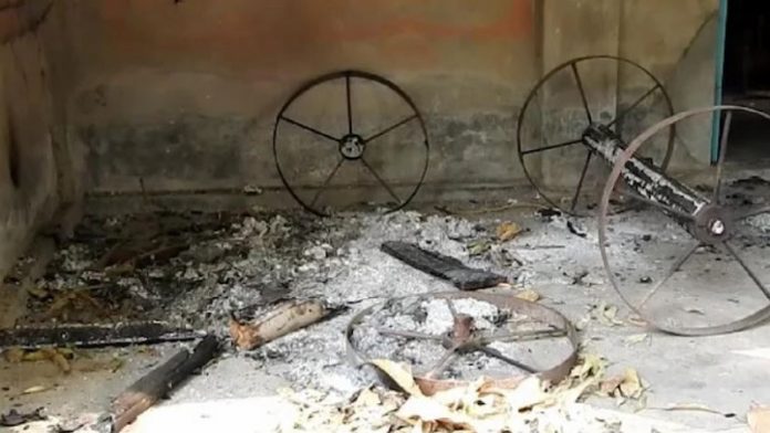 बांग्लादेश, हिंदू मंदिर, श्मशान, आगजनी