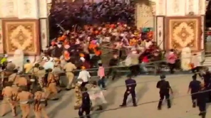 नांदेड़ पुलिस, हमला, गुरुद्वारे