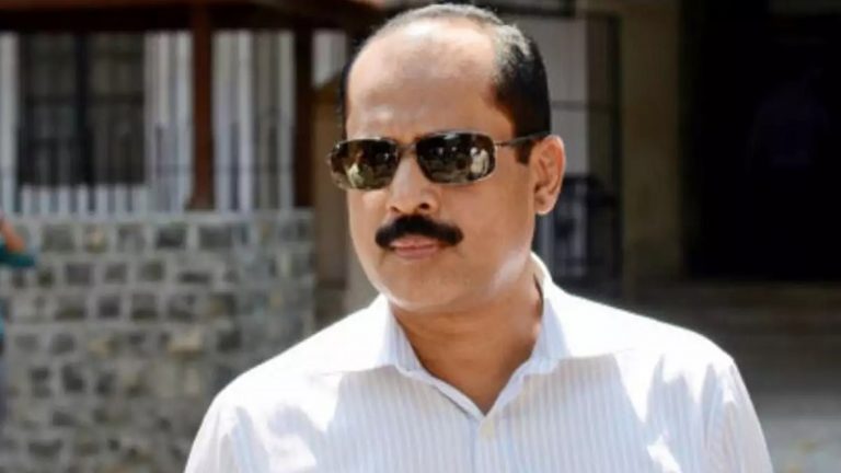 एंटीलिया का गुनाह छिपाने के लिए 2 और लोगों की हत्या की योजना बना रहा था सचिन वाजे: NIA सूत्रों के हवाले से दावा