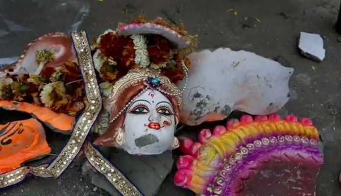 बांग्लादेश, सरस्वती मूर्ति खंडित