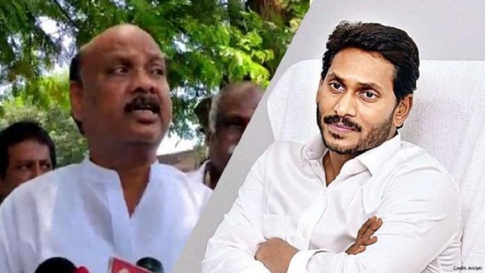 टीडीपी के वरिष्ठ नेता का आंध्र सरकार पर बालों की तस्करी का आरोप