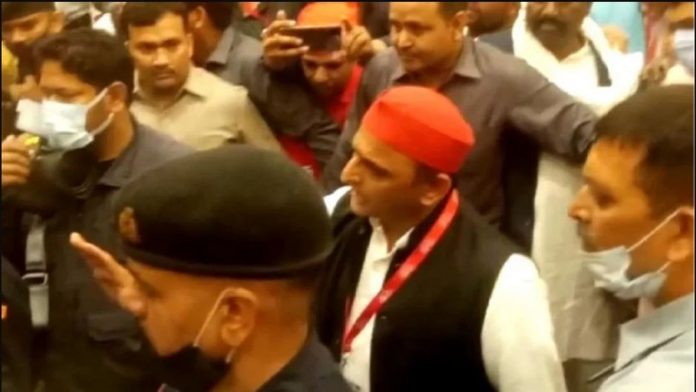 अखिलेश यादव