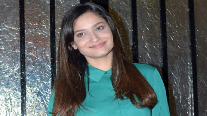 अभिनेत्री अंकिता लोखंडे