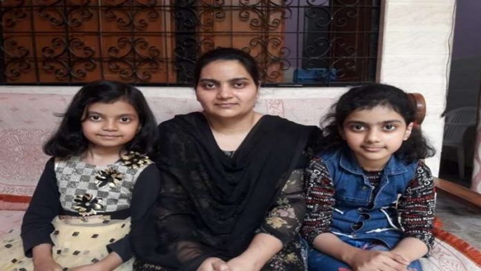 अतिया साबरी तीन तलाक सुप्रीम कोर्ट