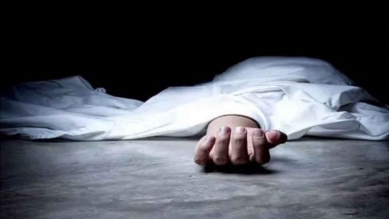 बिहार के सीतामढ़ी में 20 साल के युवक का चेहरा-सीना-पेट सब गोद दिया, कूड़े में मिली लाश: दैनिक भास्कर का दावा- 100 से ज्यादा बार चाकू से वार