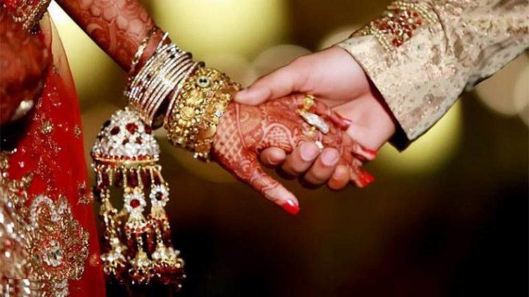 मंदिर में मुस्लिम लड़की ने हिंदू से की शादी, हाई कोर्ट ने कहा- शादी मान्य नहीं, लिव इन में रह सकते हैं: जानें फैसले का आधार
