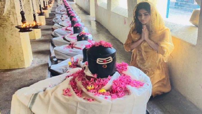 मौनी रॉय