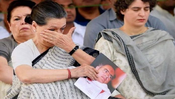 प्रियंका के साथ सोनिया