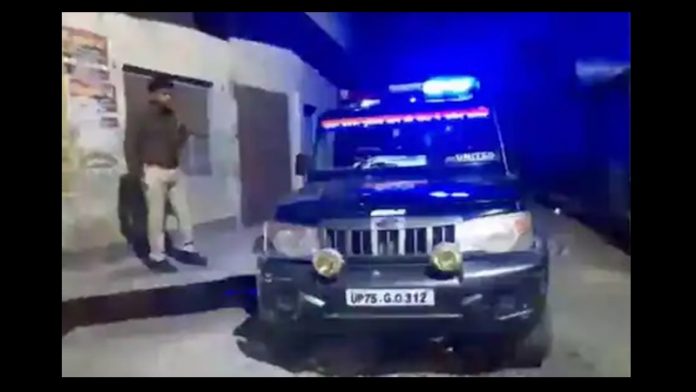 इटावा, पुलिस, पथराव