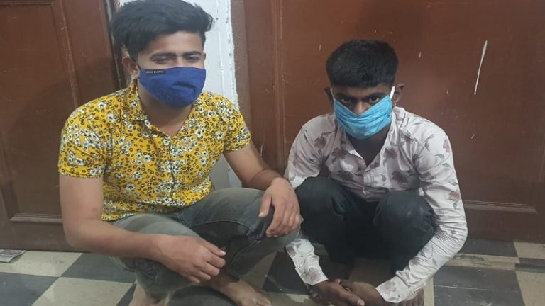 ‘तुम मुझसे बात क्यों नहीं करती हो?’: शादाब ने पकड़ा हिन्दू लड़की का हाथ, मलिक ने चाकू से ताबड़तोड़ किया वार