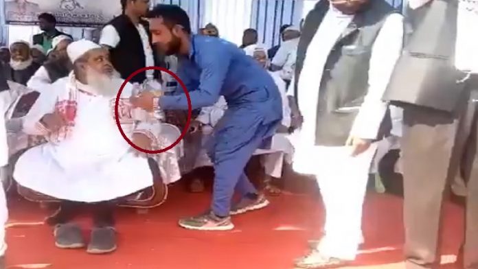 बदरुद्दीन अजमल, जादुई पानी