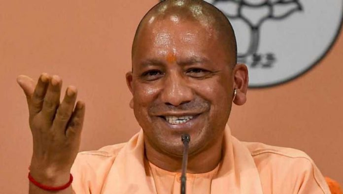 CM योगी पत्रकार गाली