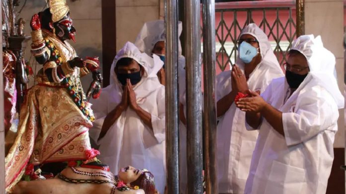 हिंदू मंदिर कोरोना दान