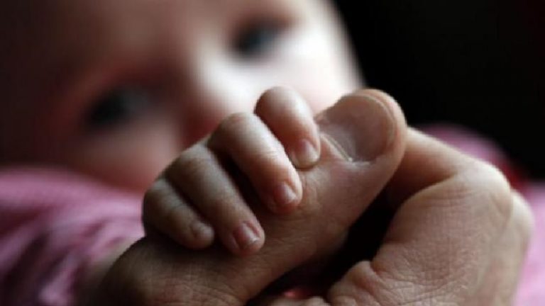 4 महीने की बच्ची का अपहरण… 4 लोगों के हाथों बिकते हुए मुंबई से बेंगलुरु: शारमीन, सिद्दीकी, फरजाना गिरफ्तार