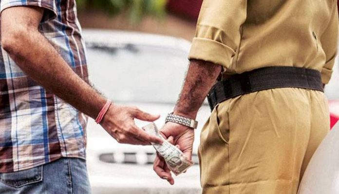 महाराष्ट्र पुलिस भ्रष्टाचार