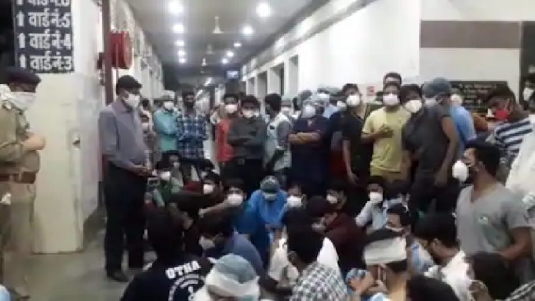 अम्मी कोविड वॉर्ड में… फिर भी बेहतर बेड के लिए इंस्पेक्टर जुल्फिकार ने डॉक्टर का सिर फोड़ा: UP पुलिस से सस्पेंड