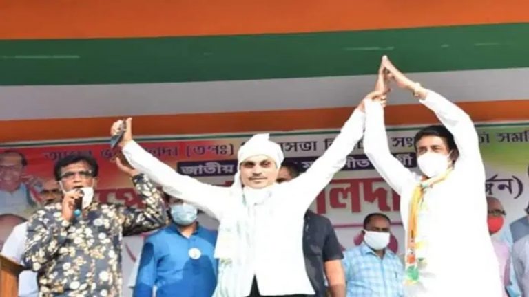 राहुल गाँधी ने बंगाल में रैलियों को रद्द करने की घोषणा की, कॉन्ग्रेस नेता जुटा रहे भारी भीड़: अधीर रंजन ने शेयर की तस्वीर