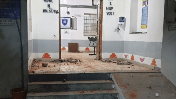 गुजरात, पुलिस, नमाज