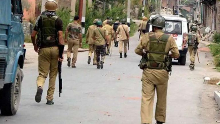 रोजा-सहरी के नाम पर ‘पुलिसवाली’ ने ही आतंकियों को नहीं खोजने दिया, सुरक्षाबलों को धमकाया: लगा UAPA, गई नौकरी