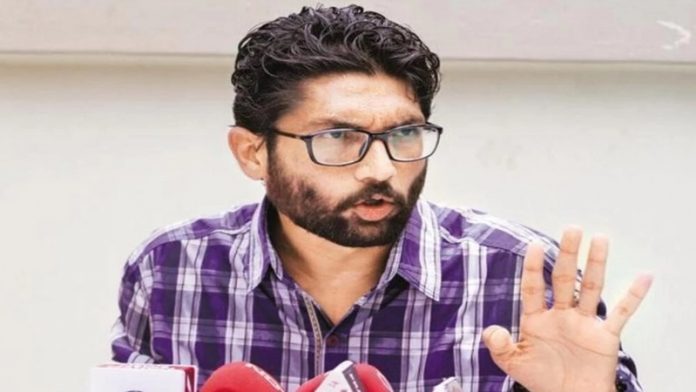 जिग्नेश मेवानी सोशल मीडिया ट्रेंड