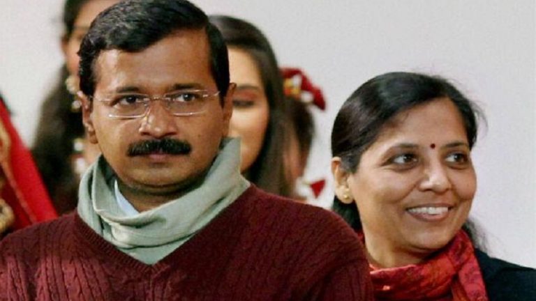 ‘मजदूरों की 2020 जैसी न हो दुर्दशा’: हाई कोर्ट ने दिल्ली सरकार को चेताया, CM केजरीवाल की पत्नी को कोरोना